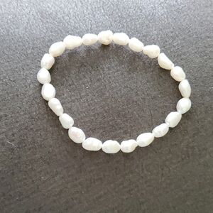 White Freshwater Pearl Stretch Bracelet – Baroque Beads, Elegant Classic Style